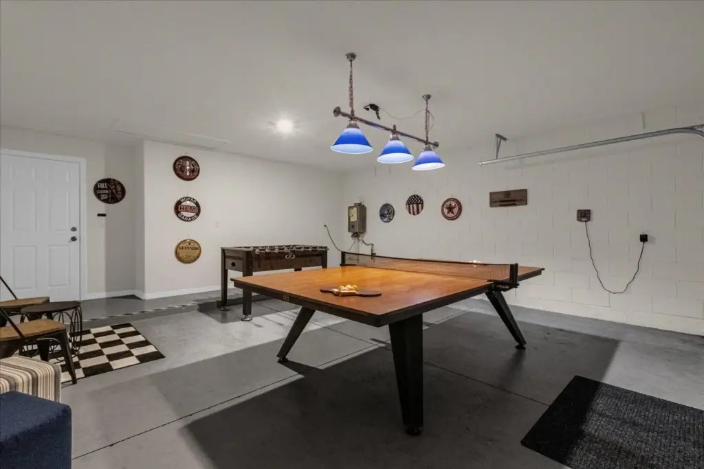 5 Bedrooms 3 Bathrooms Veranda Palms 4458 Np