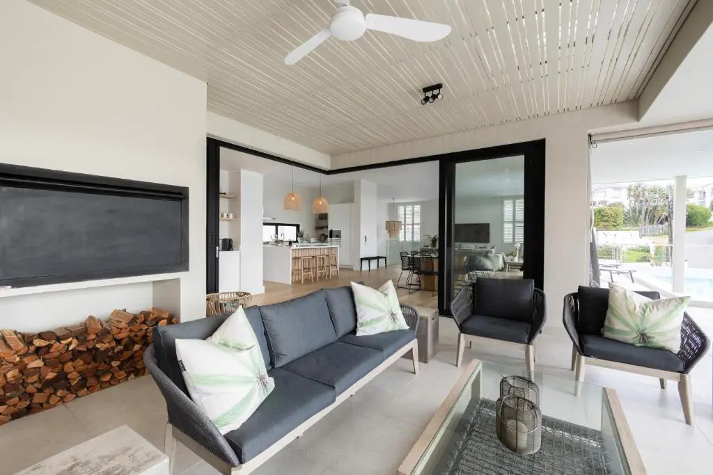 Sunset Villa - Luxury Villa 150m from the beach