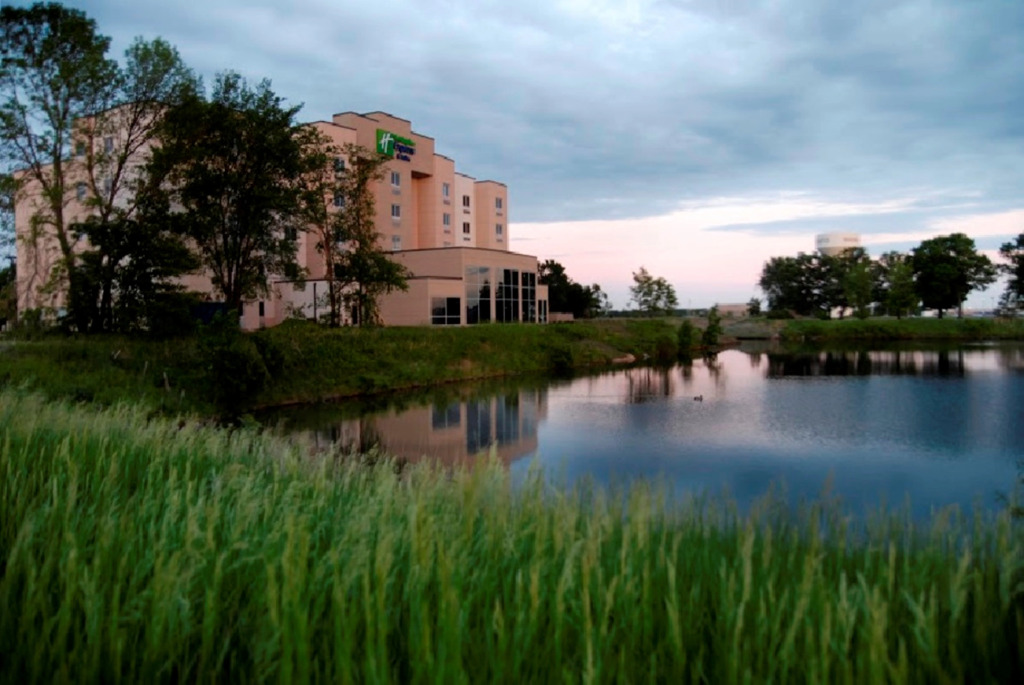 Holiday Inn Express Hotel & Suites Mankato East by IHG