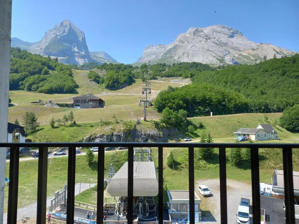 APPART GOURETTE 6 pers -face et pieds pistes-LIT 160