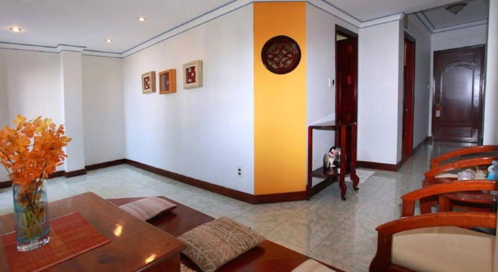 La Suisse Hotel