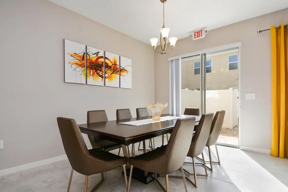 Four Bedrooms Townhome 5122