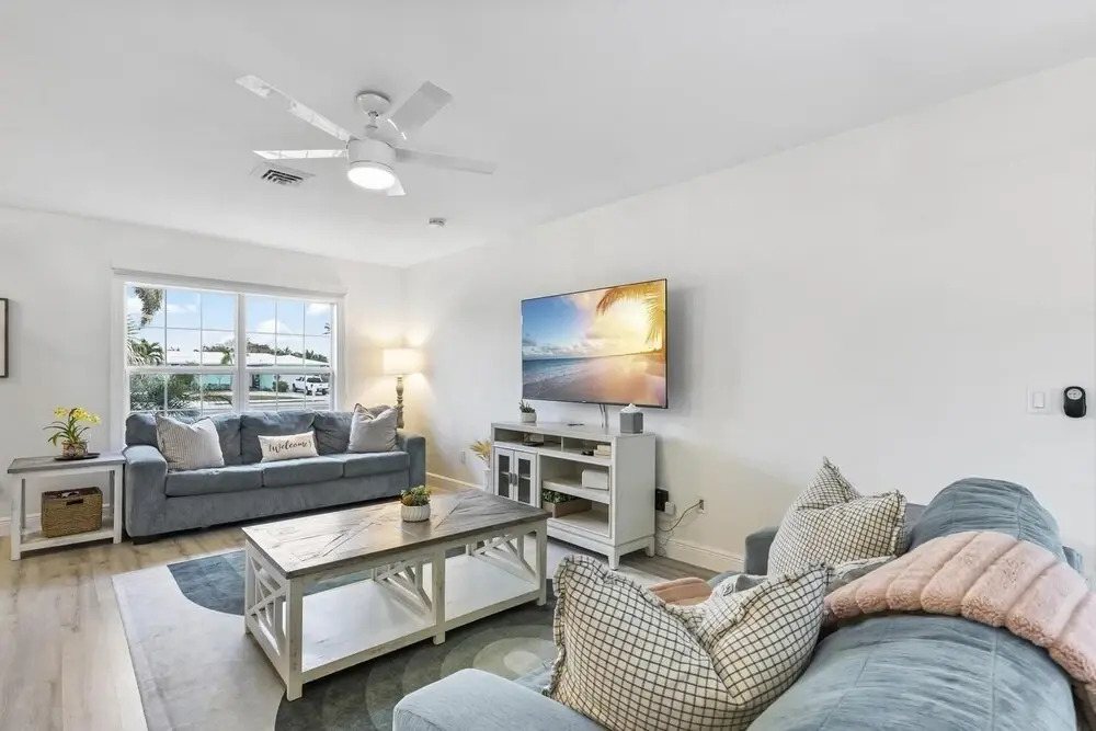 N Collier 1201, Marco Island Vacation Rental 3 Bedroom Home by RedAwning