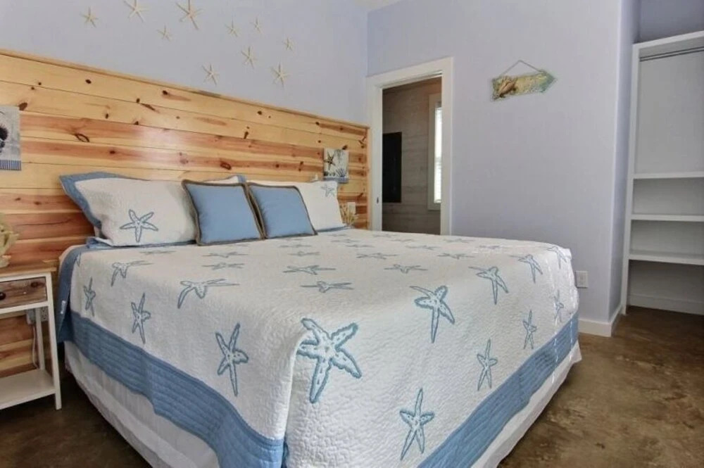 318 S Station #3 4 Bedrooms 2.5 Bathrooms Home