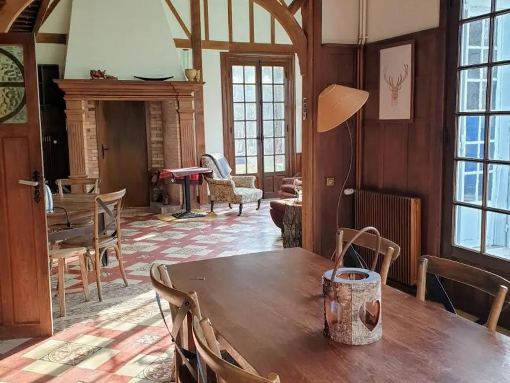 Retraite Paisible au Cœur de la Forêt de Rambouillet avec Étang Privé et Charme Authentique - FR-1-527-8
