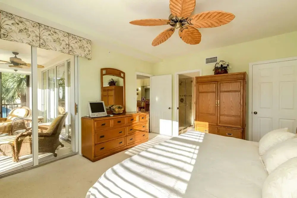 Hibiscus Pointe 124