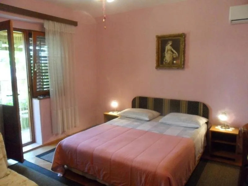 Maca Apartments & Suites with Heated pool near beach 50m
