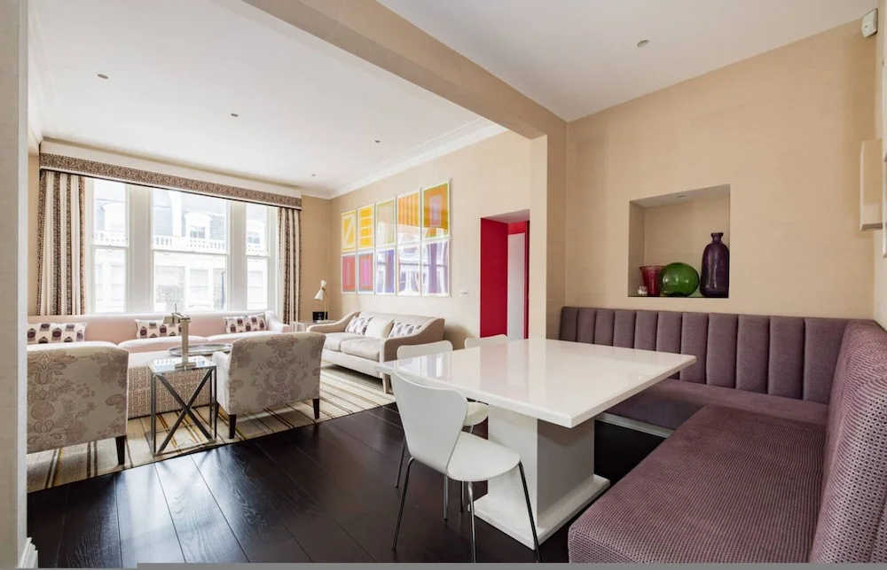 Kensington Luxury - 2 Bedrooms