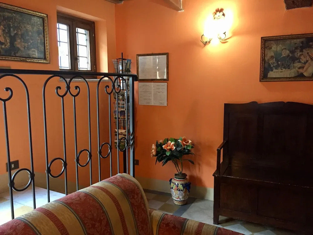 Antica Residenza Santa Chiara -City Center