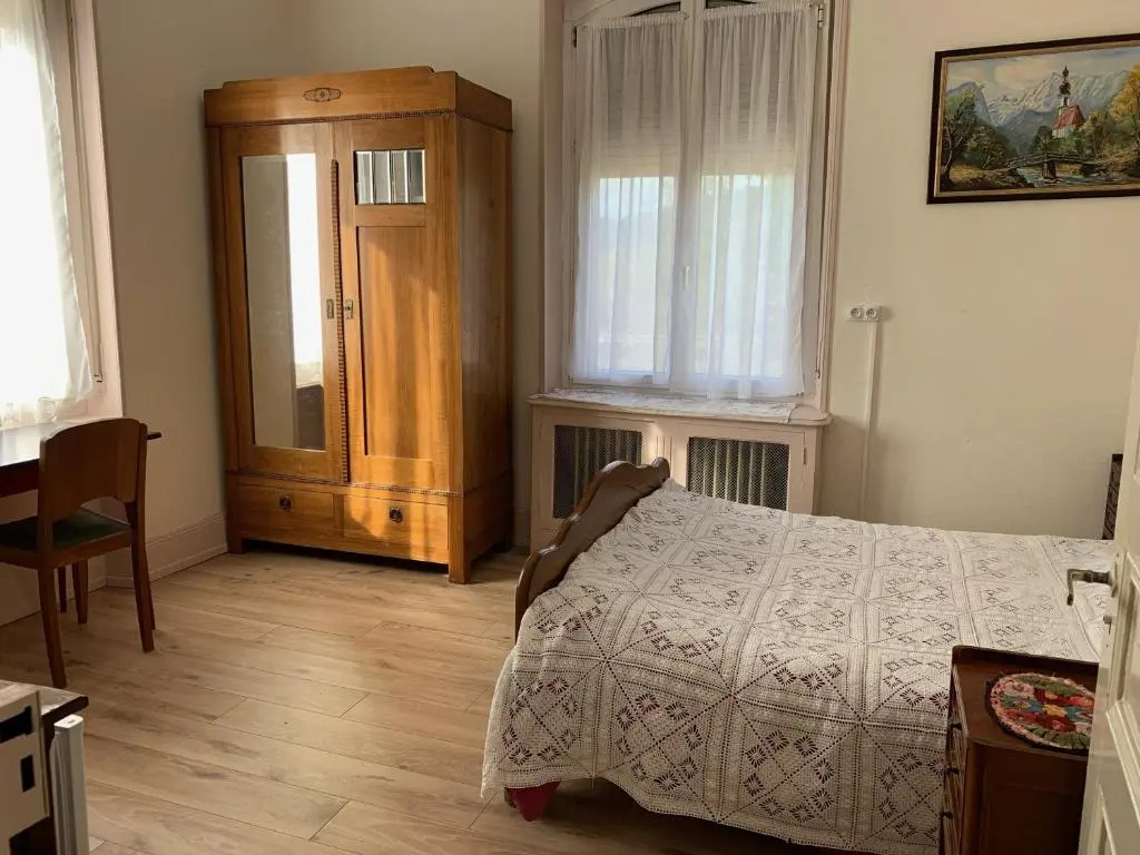 Chambre Gentiane 2 a 3 Personnes Wifi Sdb Partagee