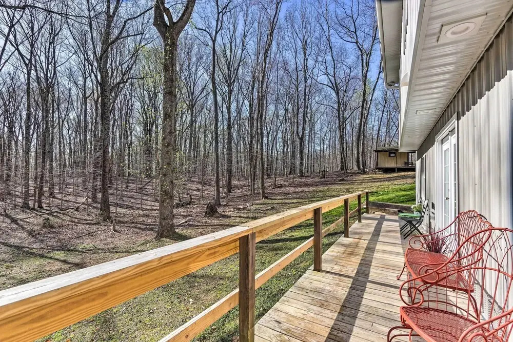 Peaceful & Secluded Knoxville Retreat w/ Deck