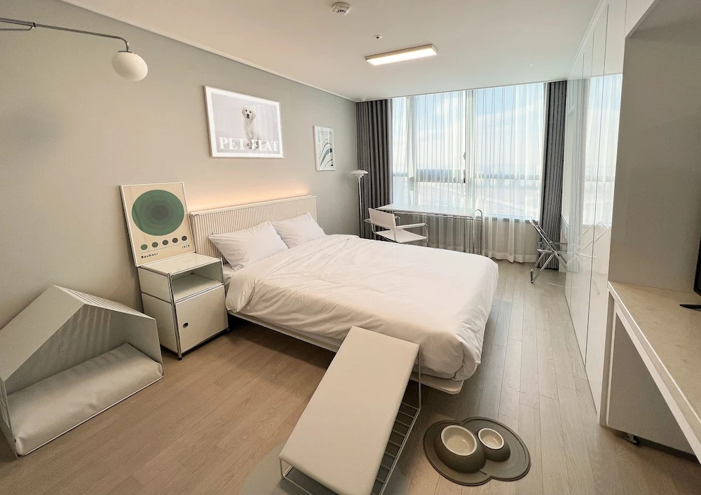 UH FLAT The SONGDO
