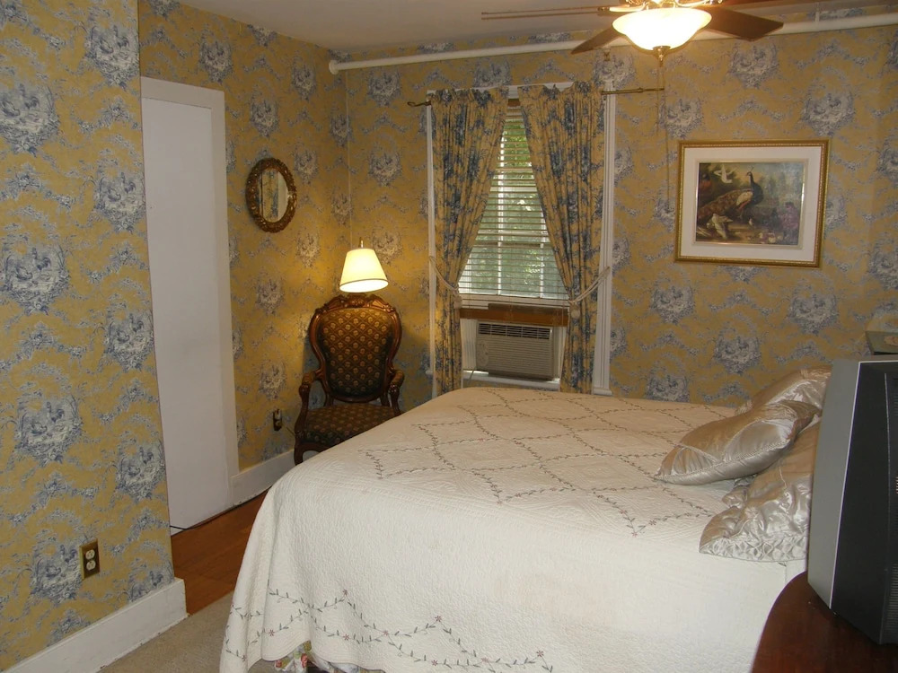 The Red Hook Country Inn