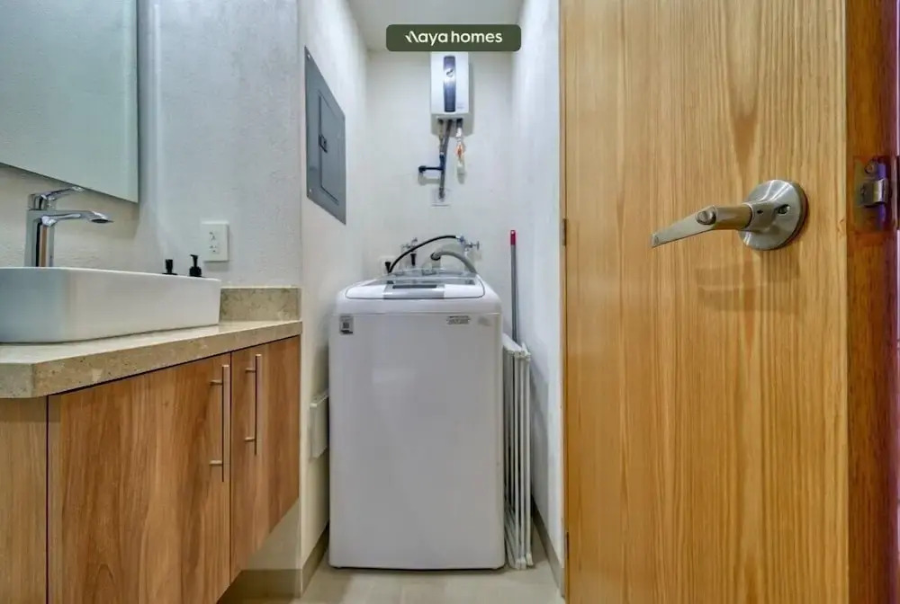 Cozy 1Br Apt - Pool - Gym - 2 Min to the Beach
