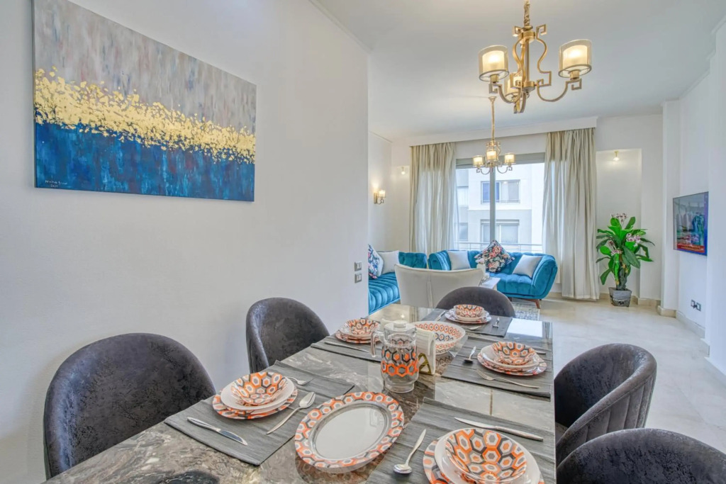 Luxurious 1 BR Apartment near Point 90 Mall✯