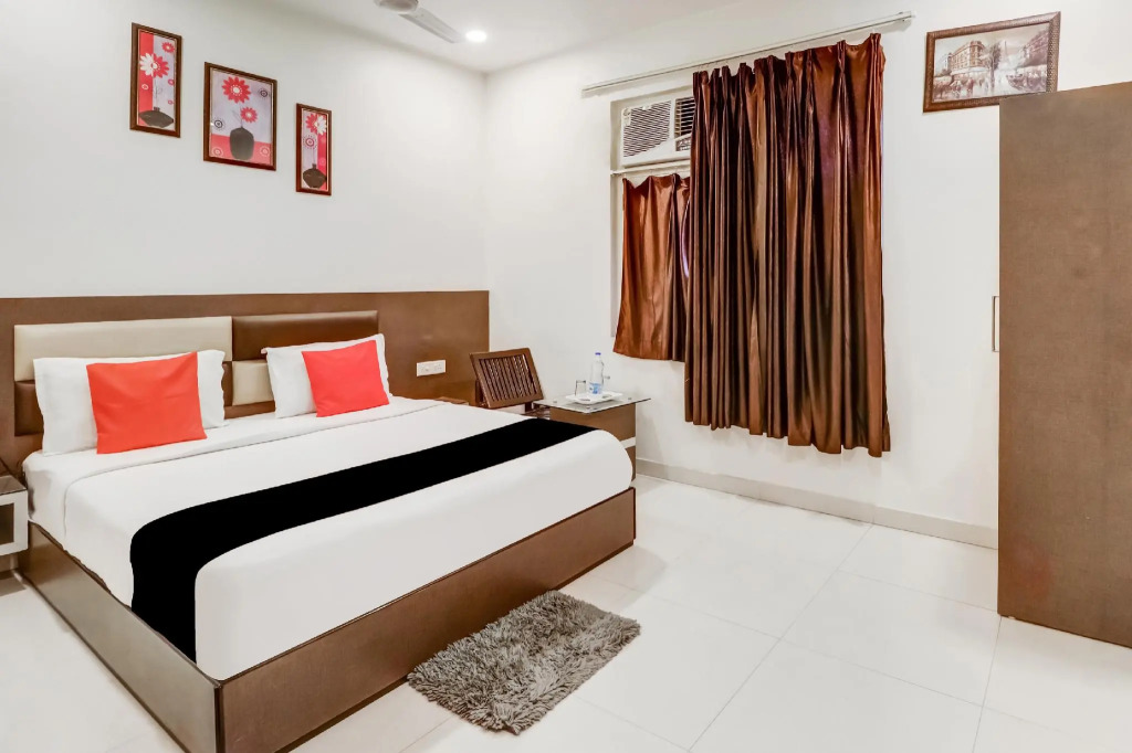 Capital O 82258 Hotel Rosewood Inn