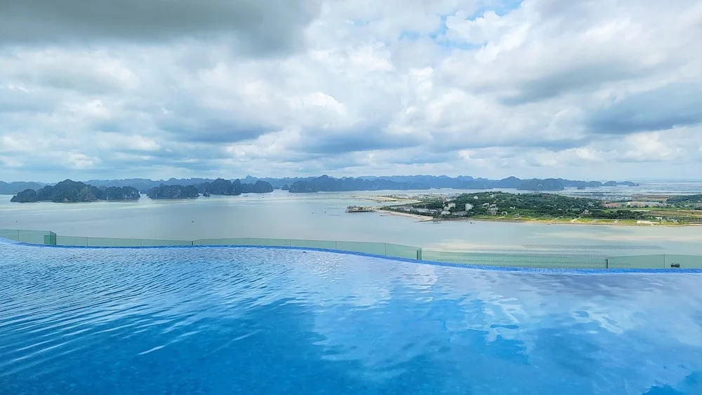 A La Carte Ha Long Bay Seaside Apartments
