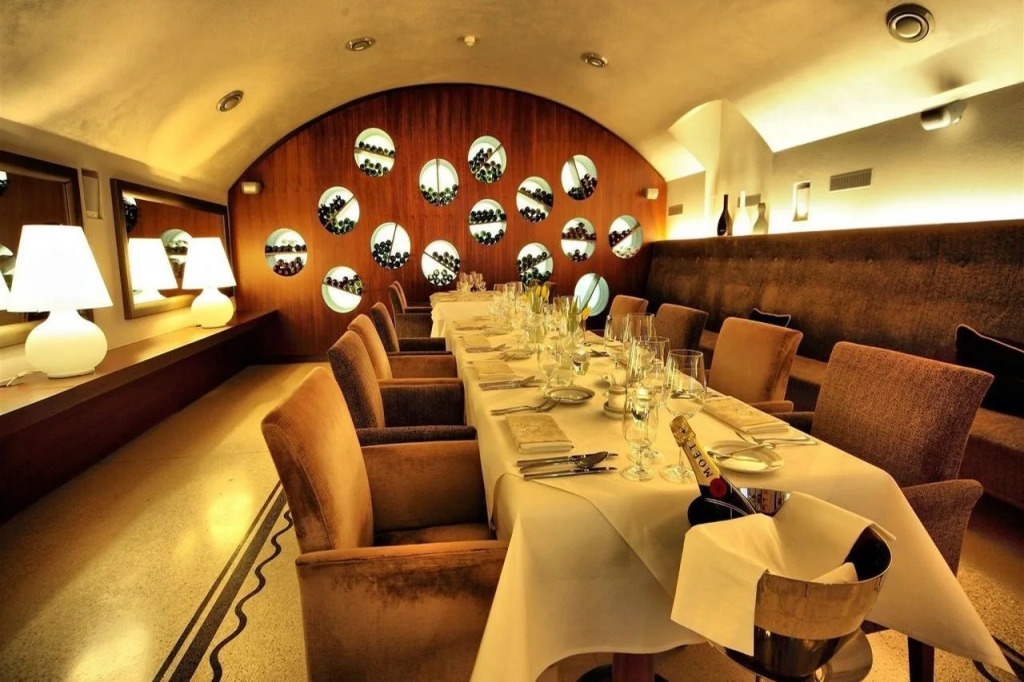 Roset Hotel & Residence