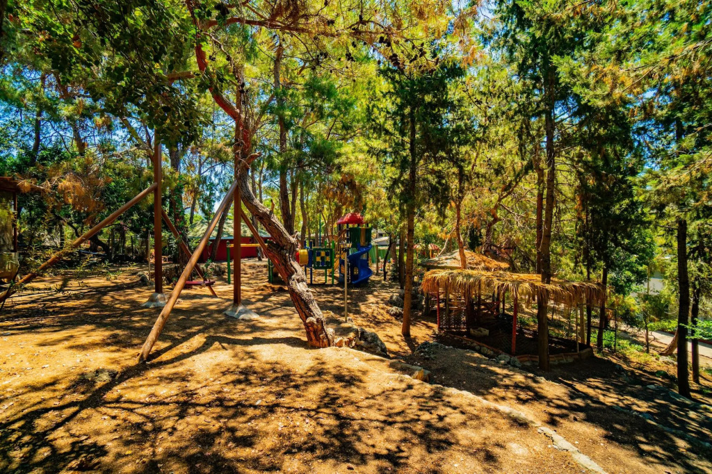 Senza Garden Holiday Club