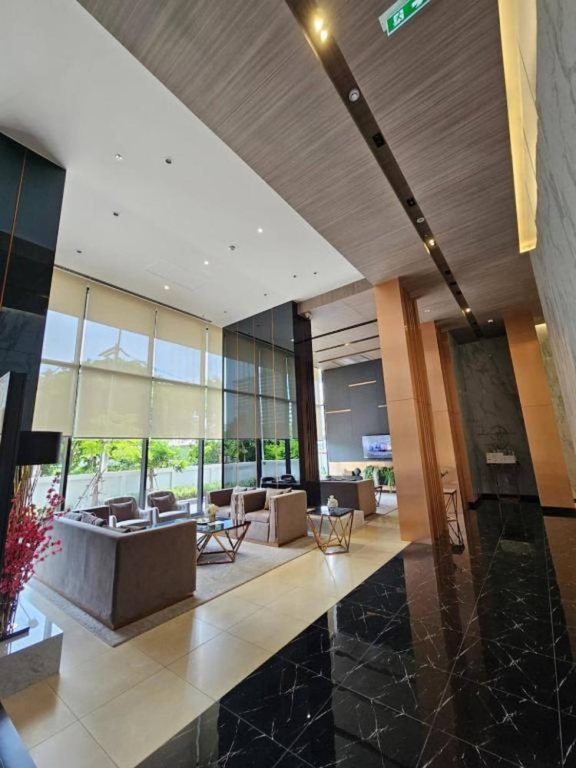 Luxury Sea View 1BR Rooftop Infinity Pool & Gym