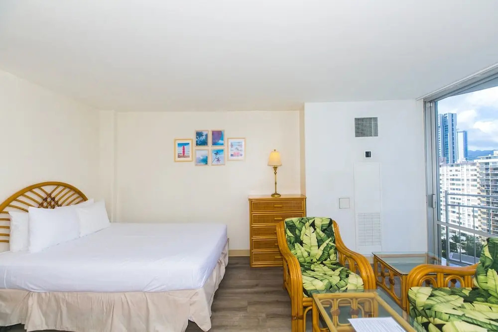 Ilikai Marina Studio City View Condos with Fully Equipped Kitchens & Free Wifi