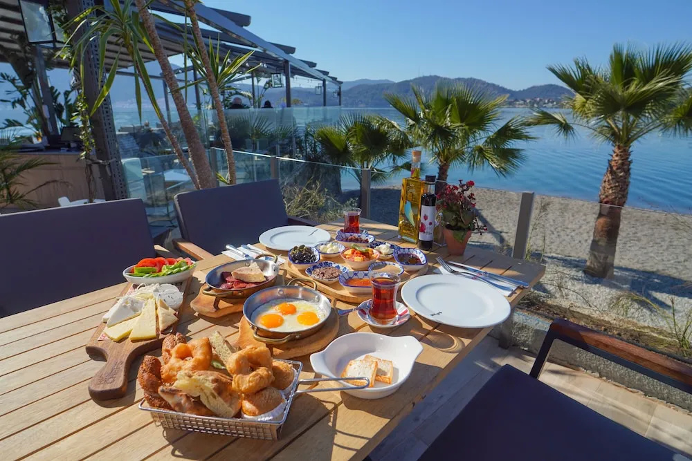Icon Beach Suites Hotel Sovalye Island