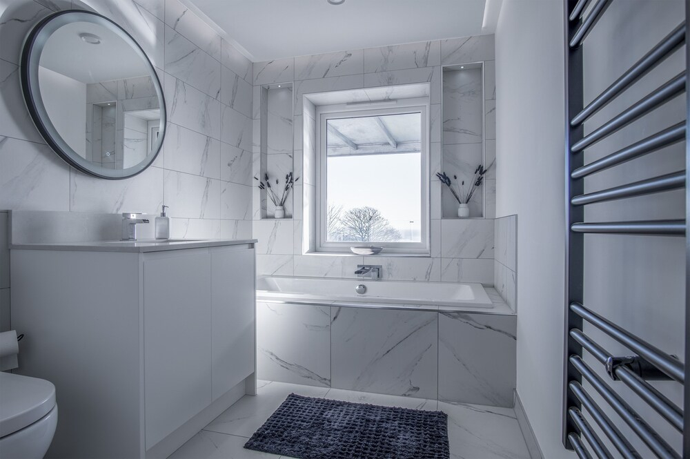 Sunrise - 5 Bedroom Home - Pendine