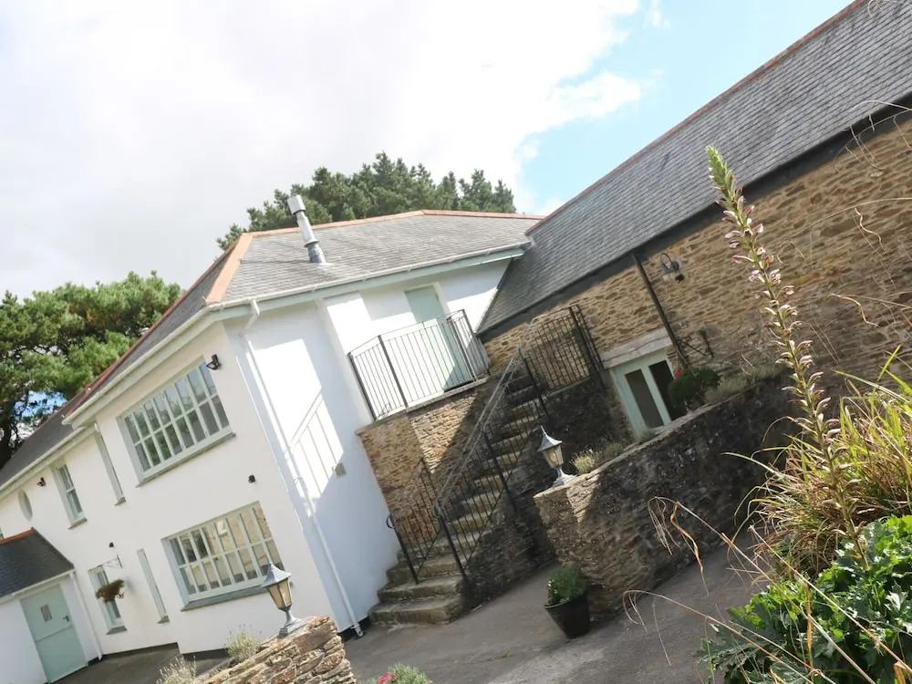 Tregoninny Vineyard and Woodland Farmhouse