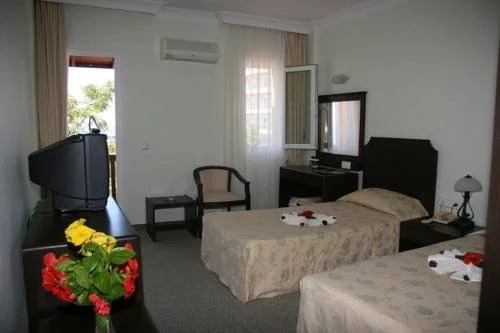 Lonicera Garden Hotel (ex. Lonicera Kosdere)