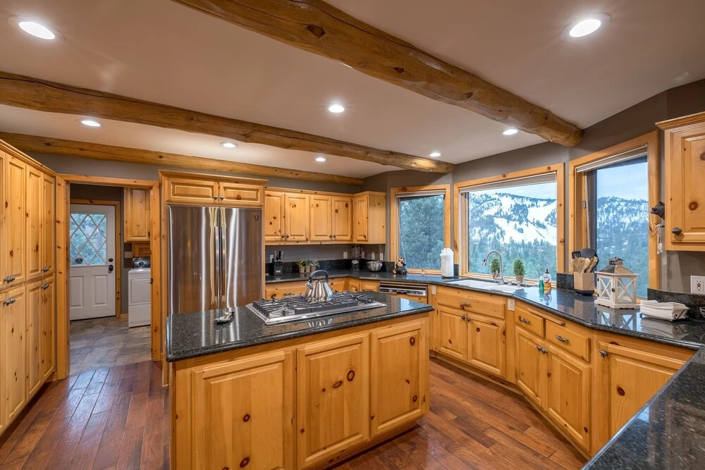 38 - Cooper's Hideaway 5 Bedroom Home by Redawning