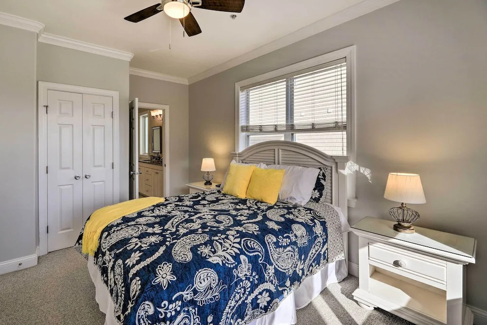 Ocean Club Condo w/ Community Pool & Hot Tub