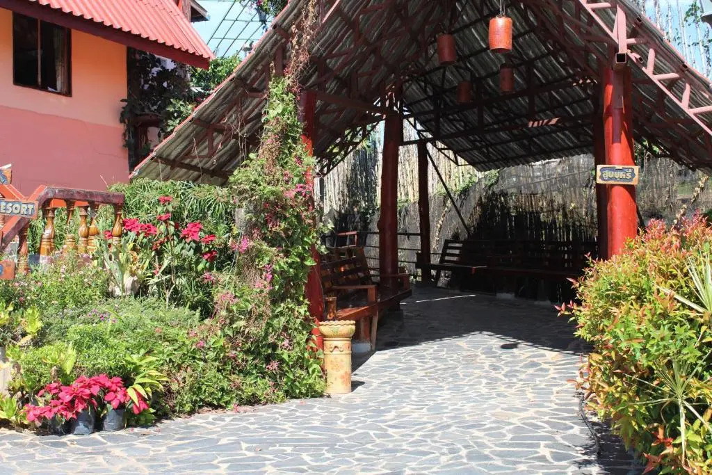 Phuphet Hill Resort
