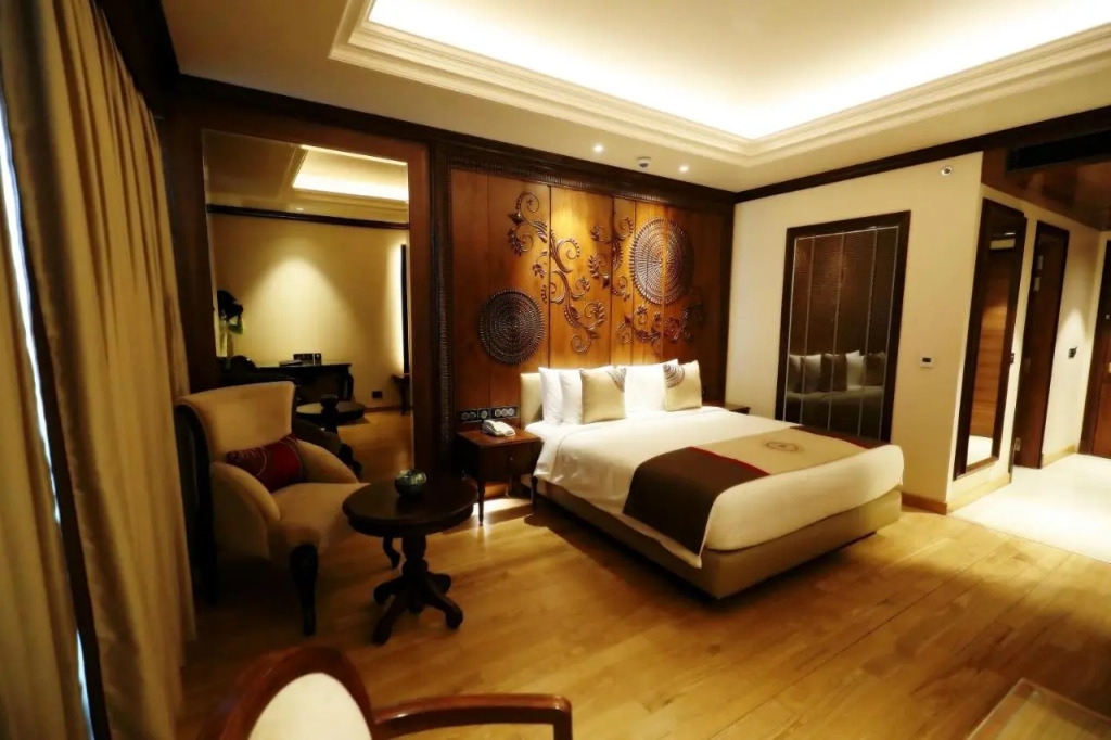 Seven Seas Hotel