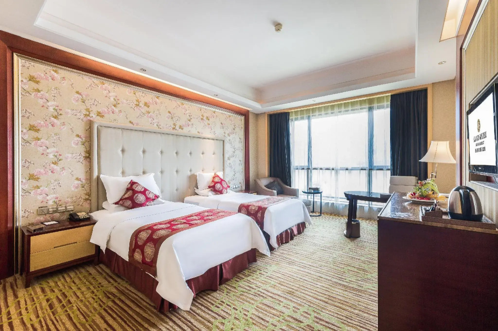 River & Holiday Hotel
