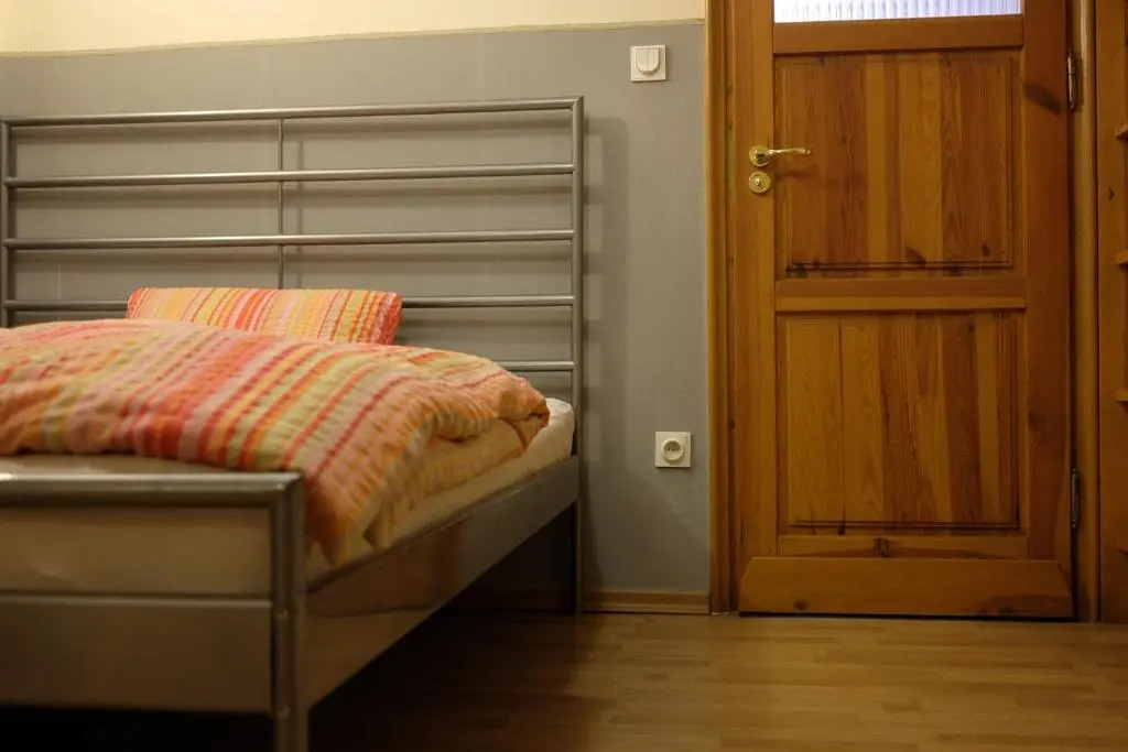 Academus - Pub, Rooms, Cider