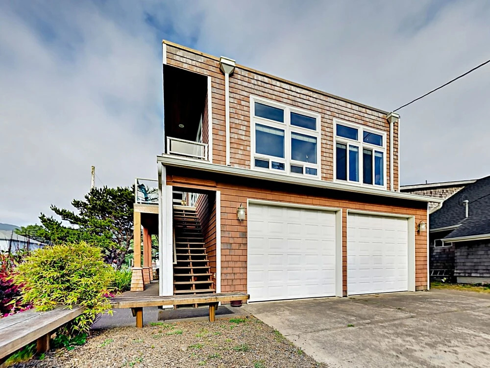 300 South Pacific St Townhouse 1 Bedroom 1 Bathroom Townhouse