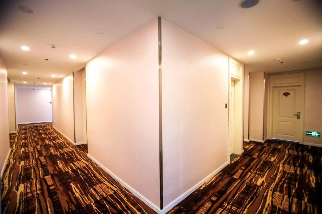 Zhencheng xinyi Hotel (Hengxing Technology College, Jiushui East Road, Qingdao)