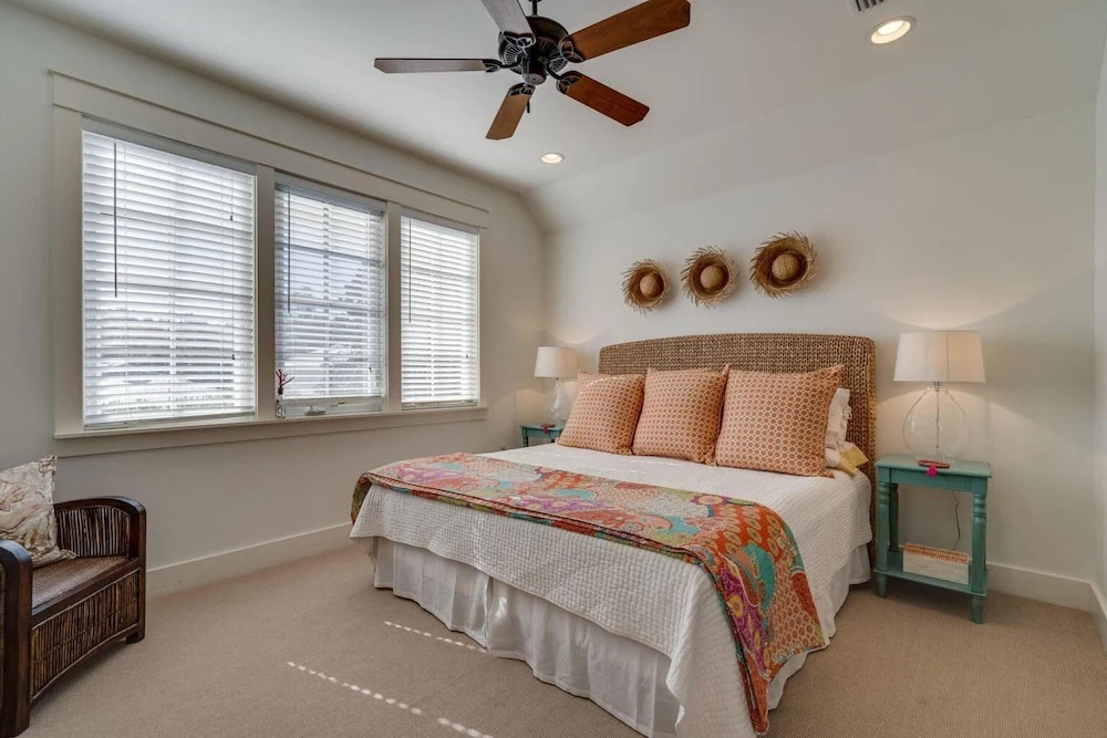 Bungalos 2444 G 4BR Loft 4BA 14