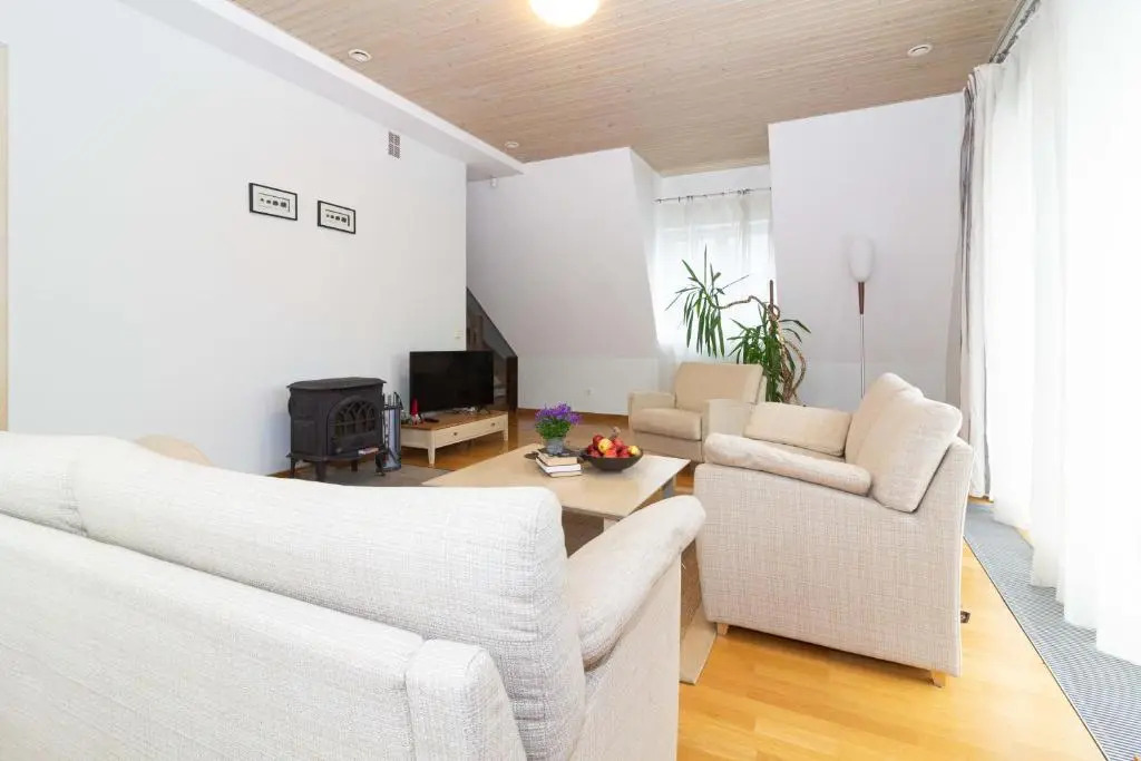 -V66- Apartment, By Cohost