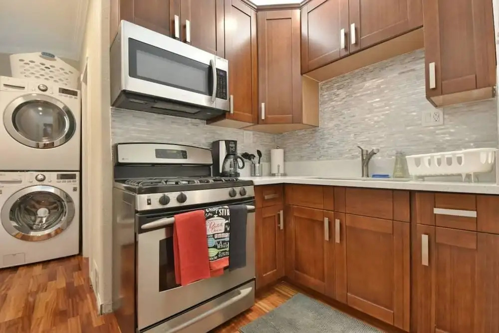 Spacious 2BD Home Next to Disneyland - Sleeps 6