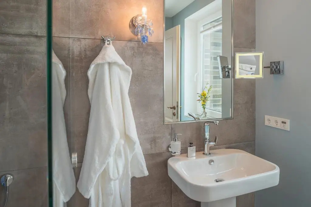 Villa Lotsenhäuser Rügen - Luxus Ferienhaus - 3 Schlafzimmer - Sauna - Dachterrasse mit Boddenblick