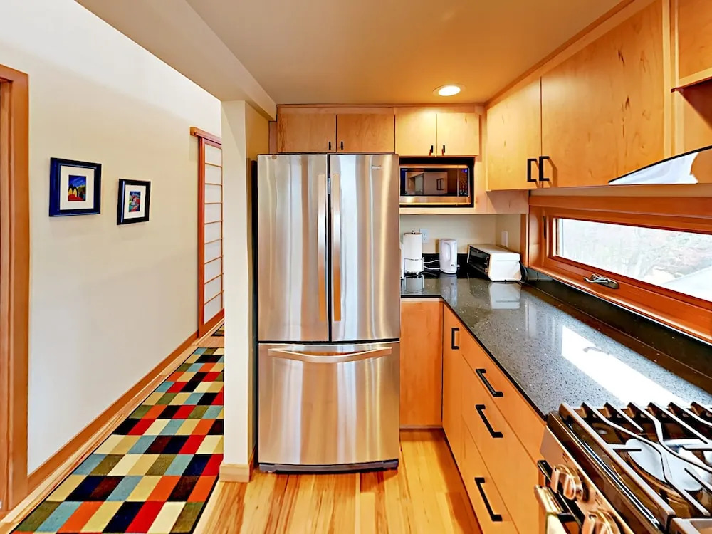 2br Eco-apartment W/ Private Balcony 2 Bedroom Apts