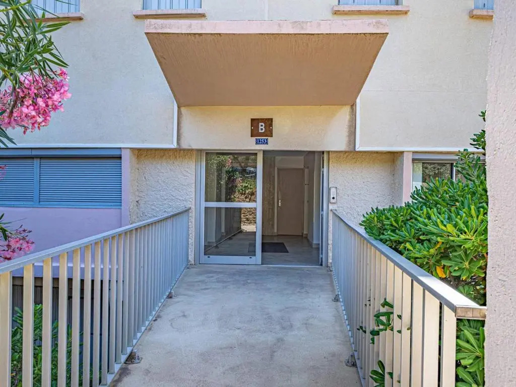 Appartement Le Lavandou, 3 pièces, 6 personnes - FR-1-610-69