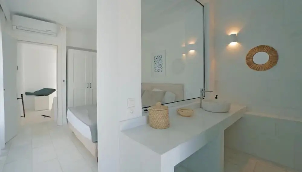 Seapalm Villa - Elegant Stay - Steps from the Sea