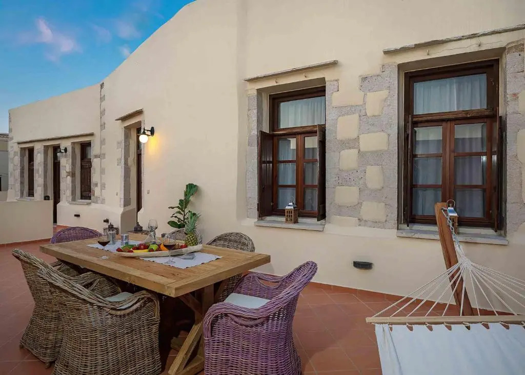 Lithinon Luxury Suites