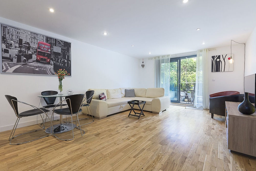 Contemporary in Borough