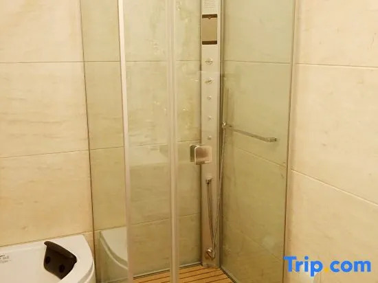 Tianbao Hotel