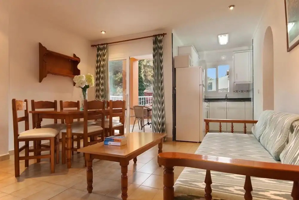 Apartment - 2 Bedrooms with Pool and WiFi - 103219