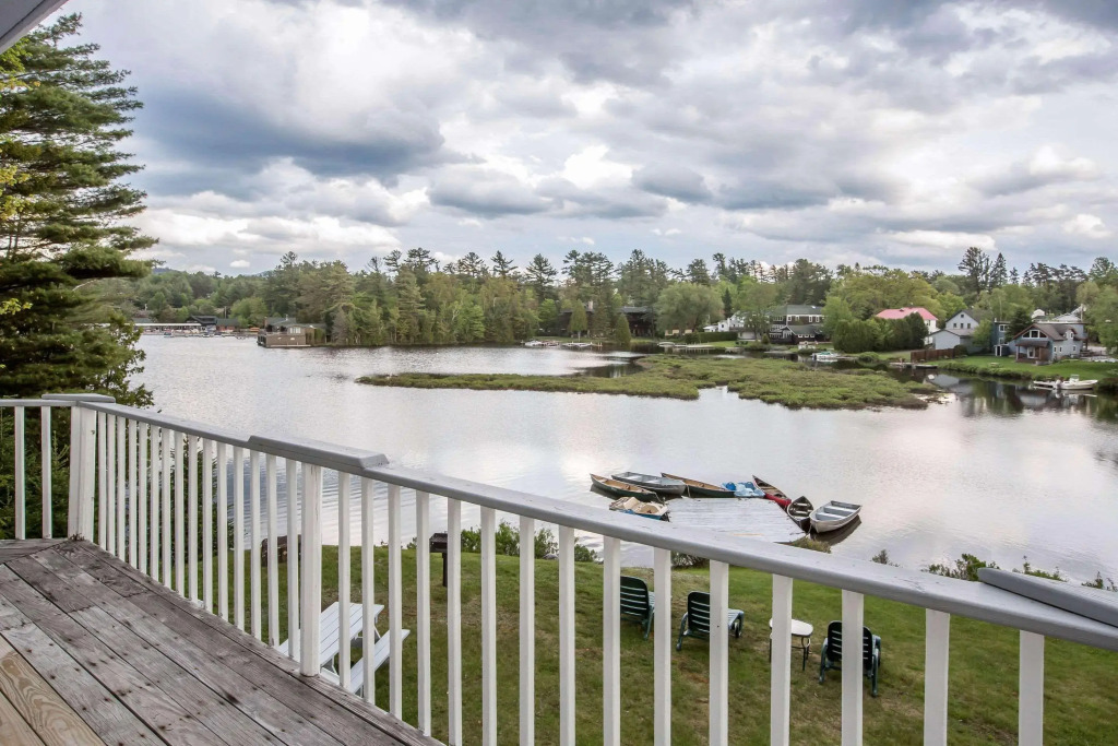 Cambria Hotel Lake Placid - Lakeside Resort