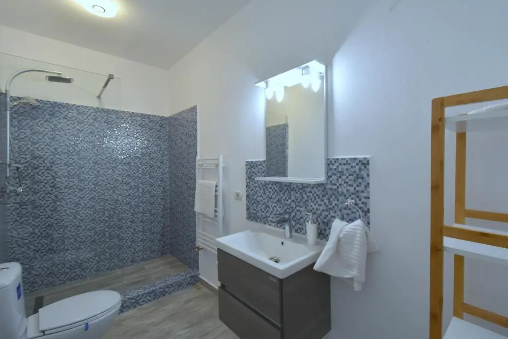 Neferprod Apartments - IS - CAM 01